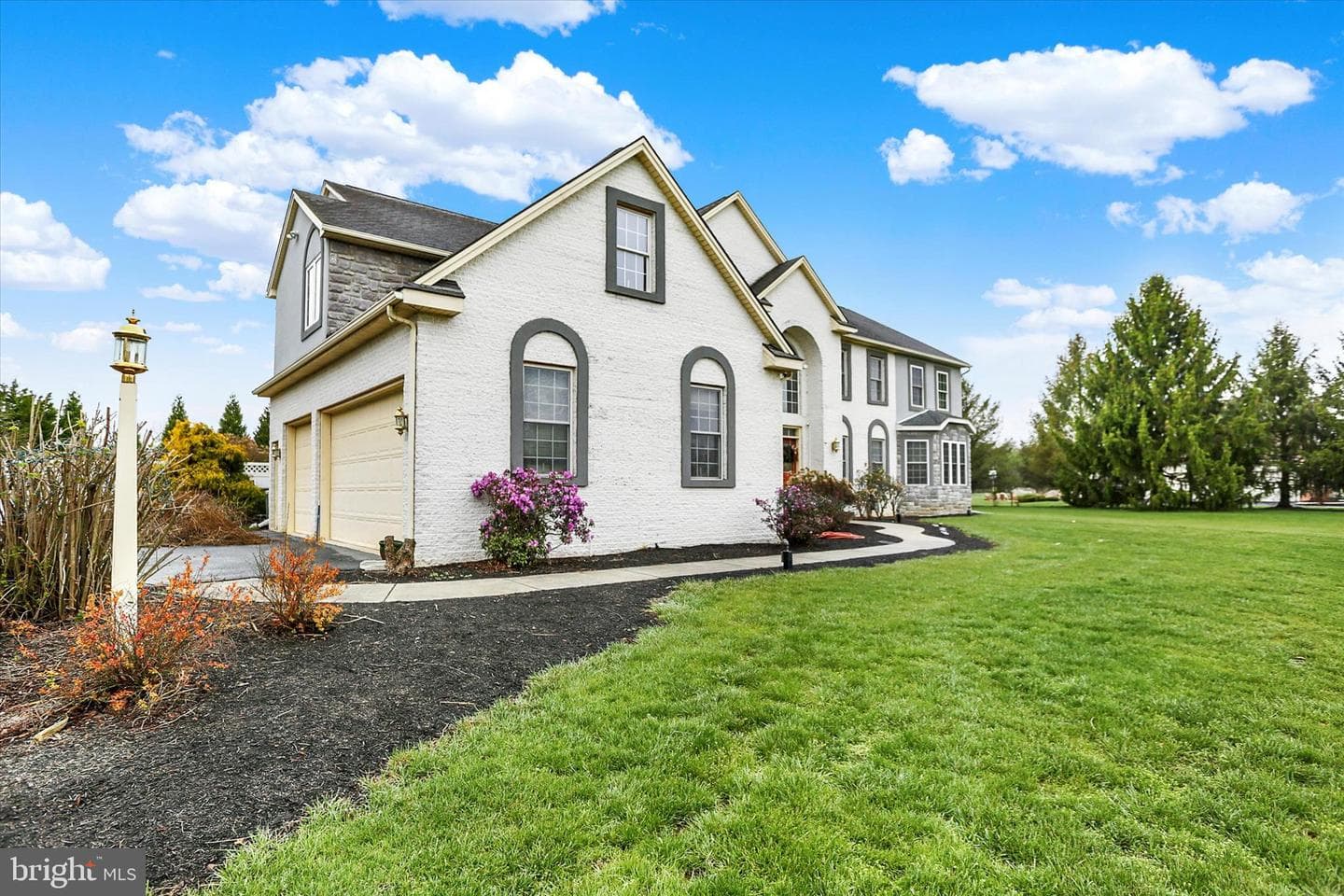 567 Lucinda Lane photo 6
