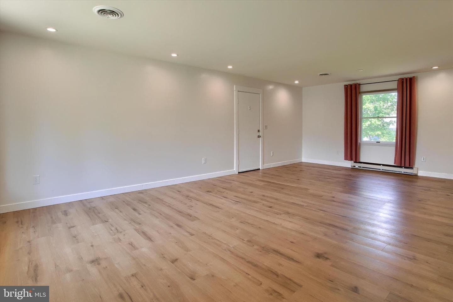 313 Croghan Drive photo 8