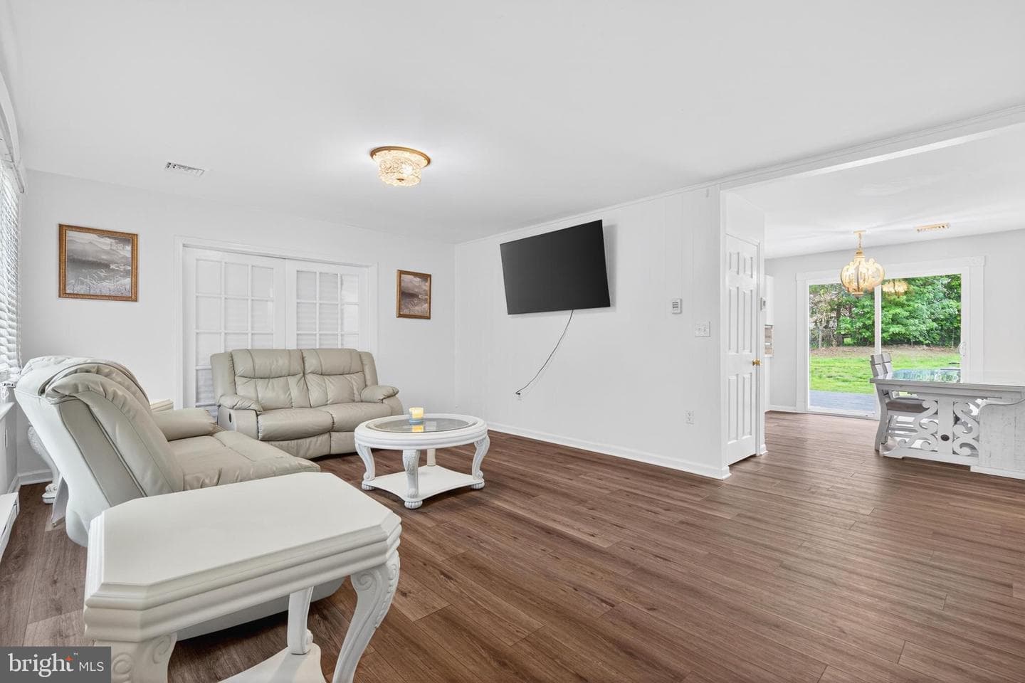 12 White Birch Avenue photo 3