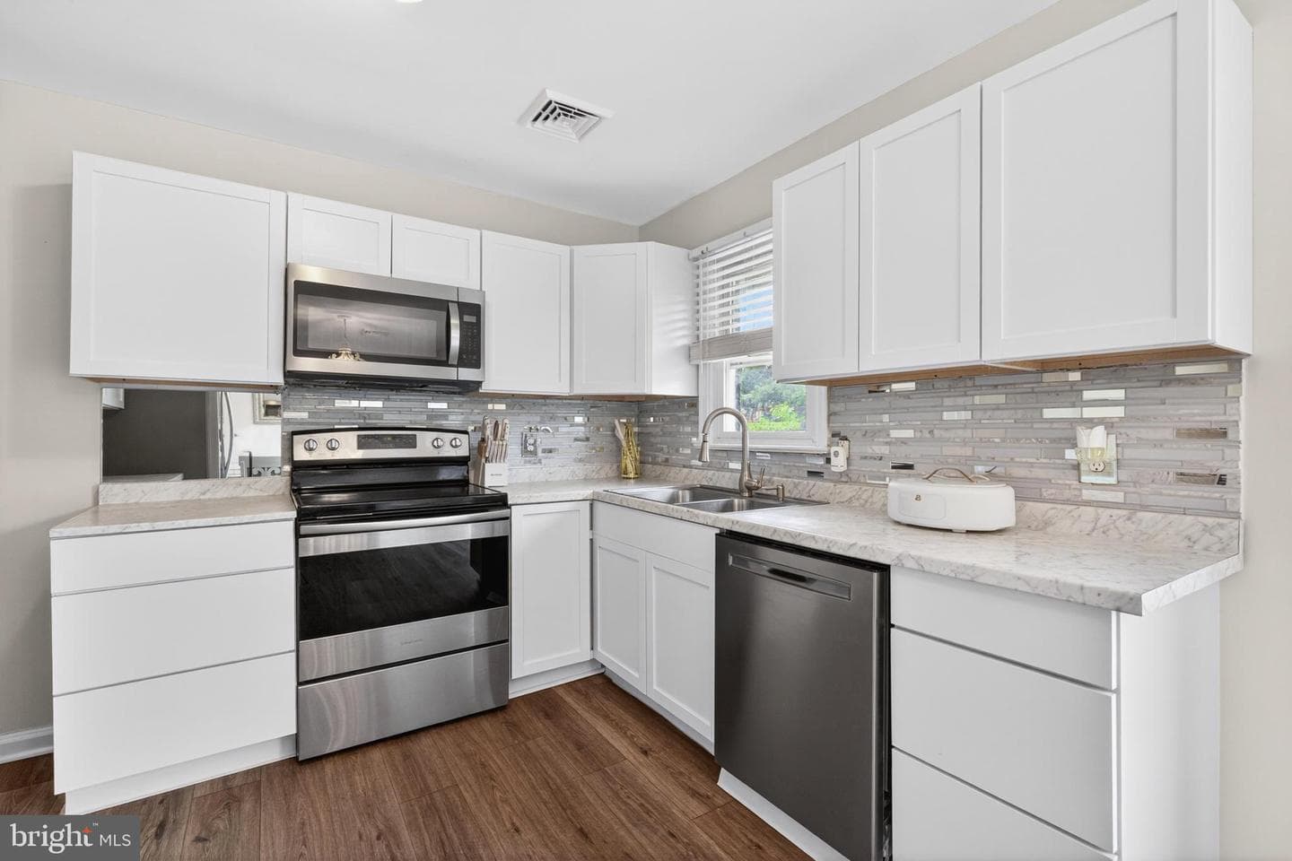12 White Birch Avenue photo 9