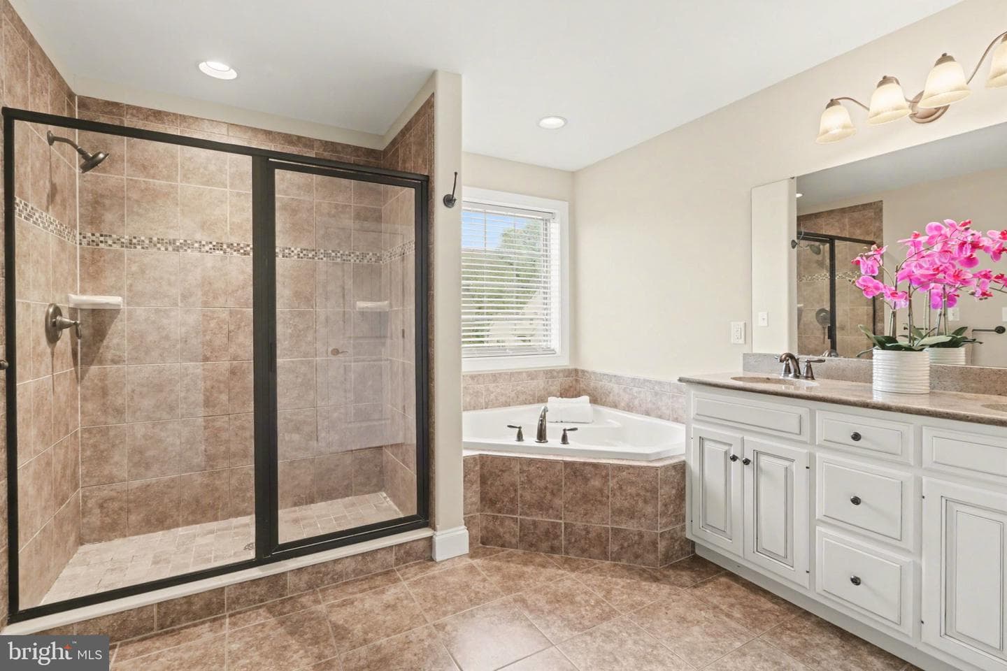 1405 Summit Way photo 33