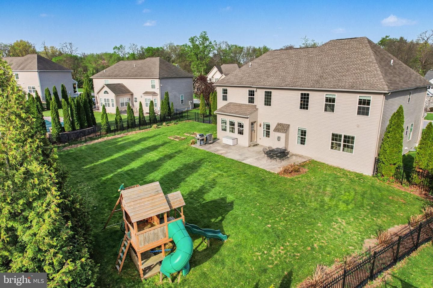 1405 Summit Way photo 56