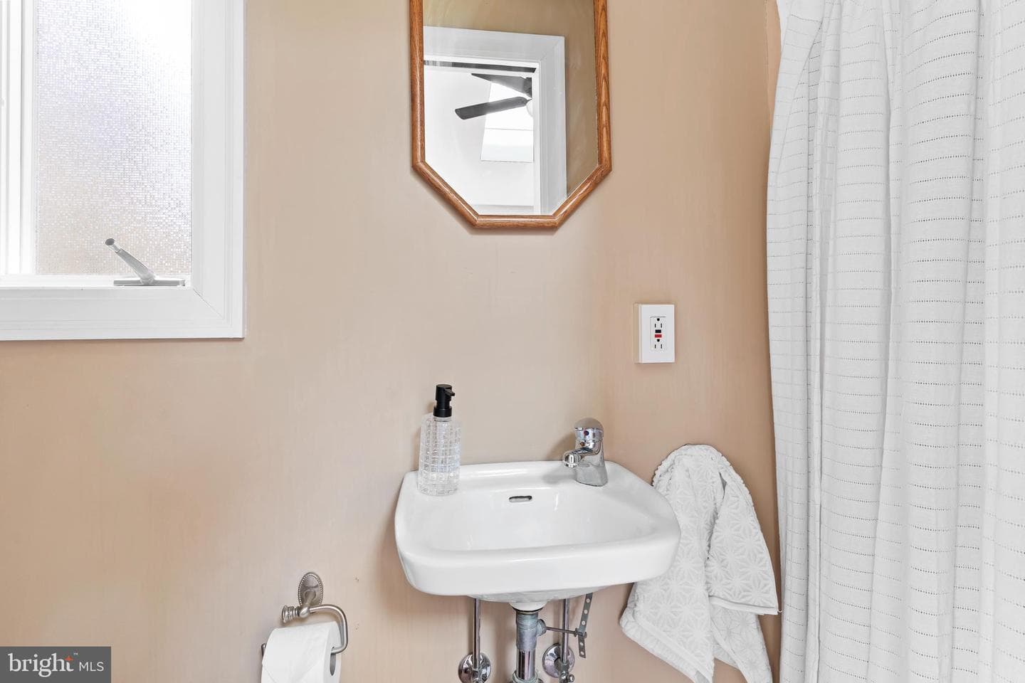 1607 Chatham Road photo 21