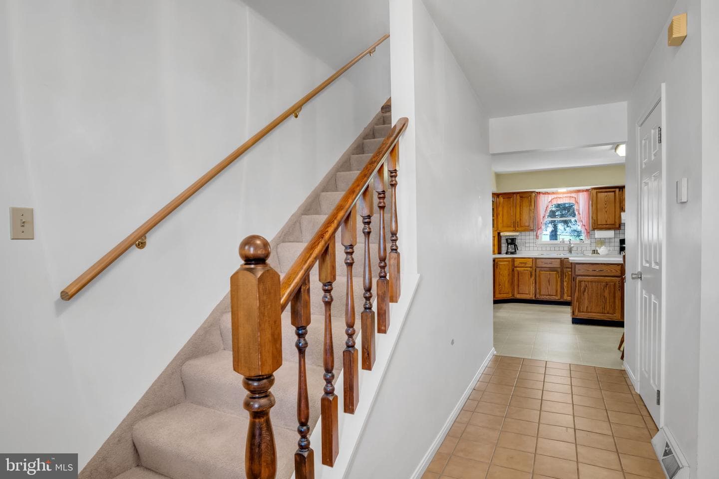 104 Ian Drive photo 4