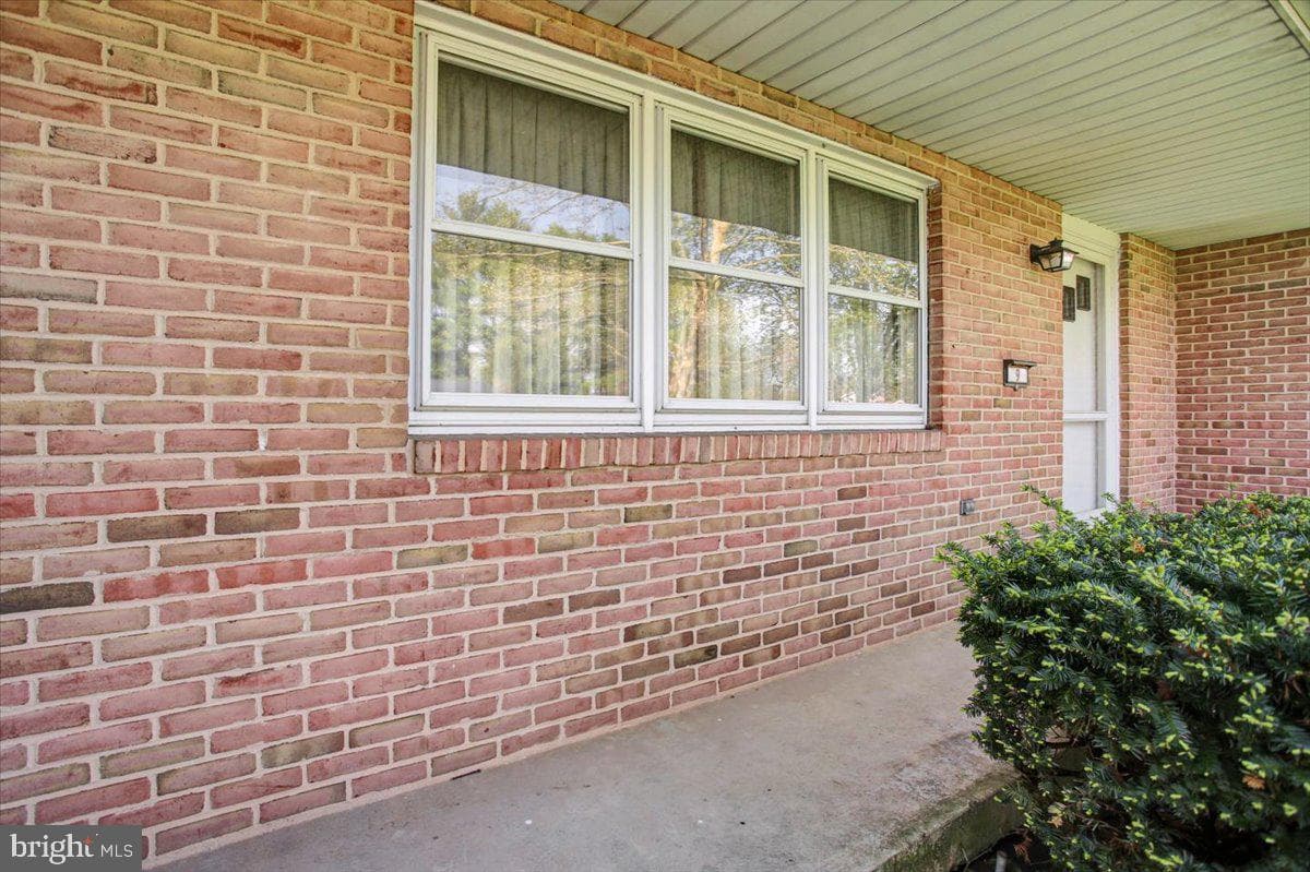 9 Shady Lane photo 5