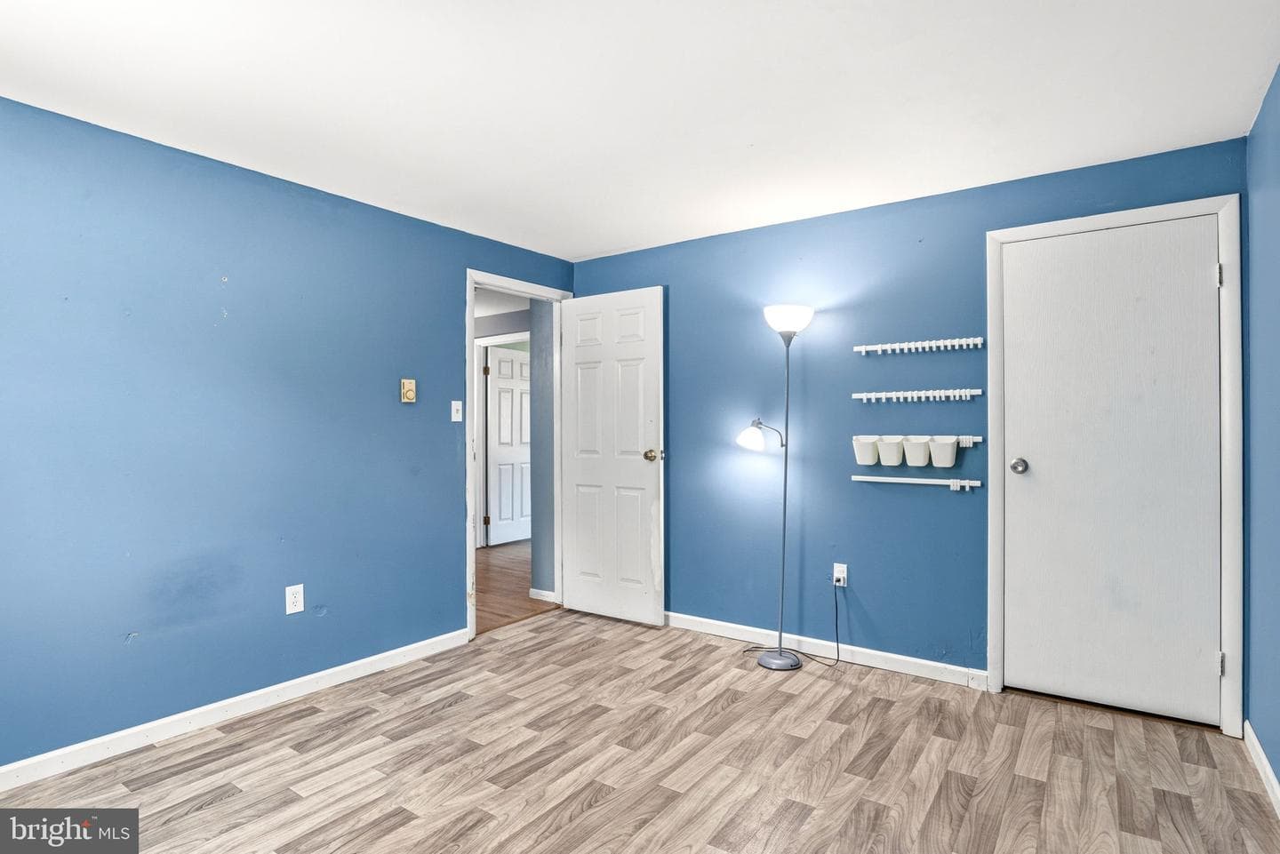96 Queen Avenue photo 18