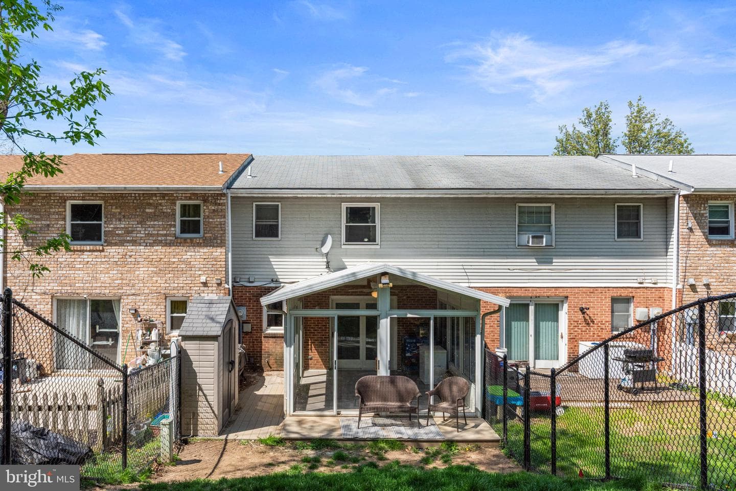 96 Queen Avenue photo 6