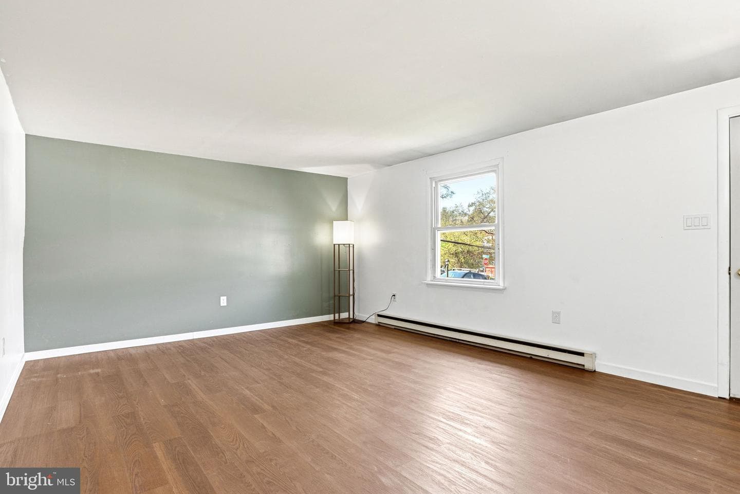 96 Queen Avenue photo 8