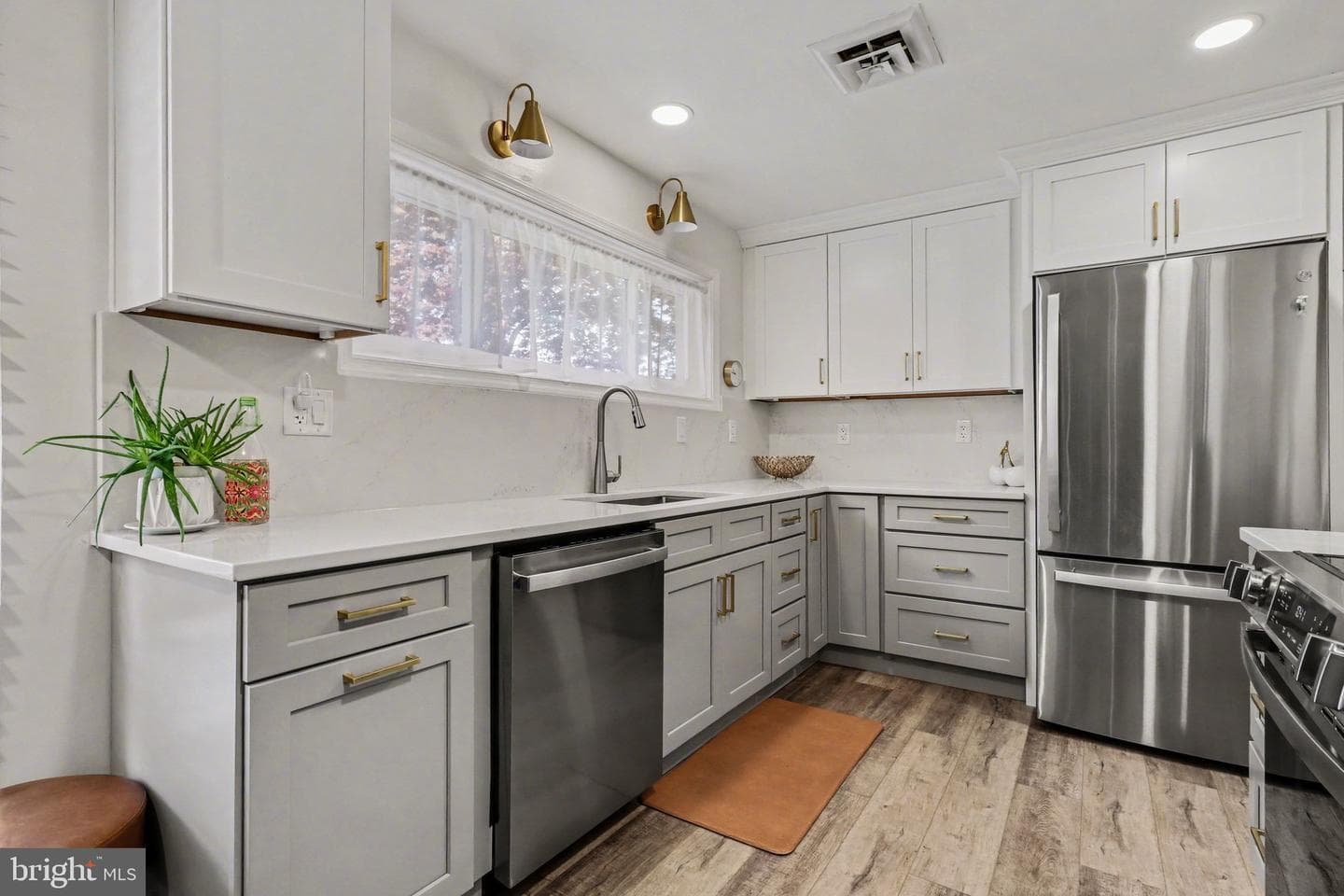 907 Allen Street photo 13