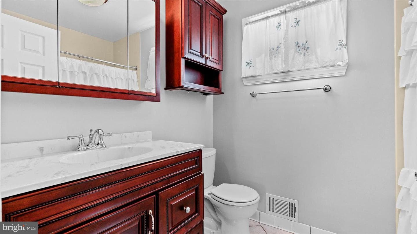 20 Kensington Drive photo 17