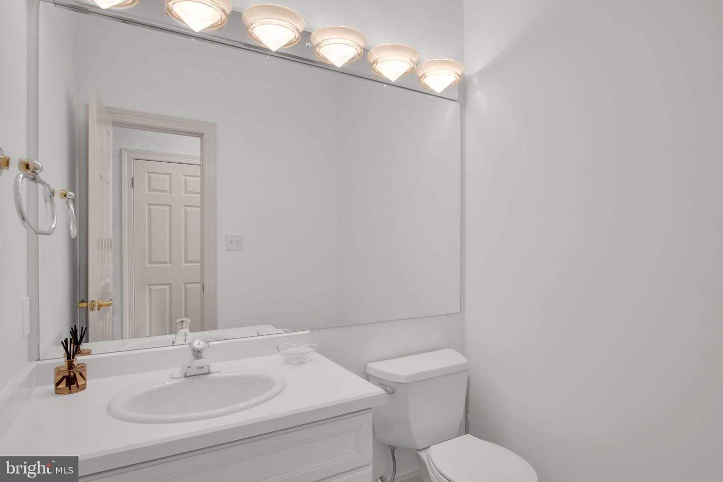 1223 Hillside Drive photo 18