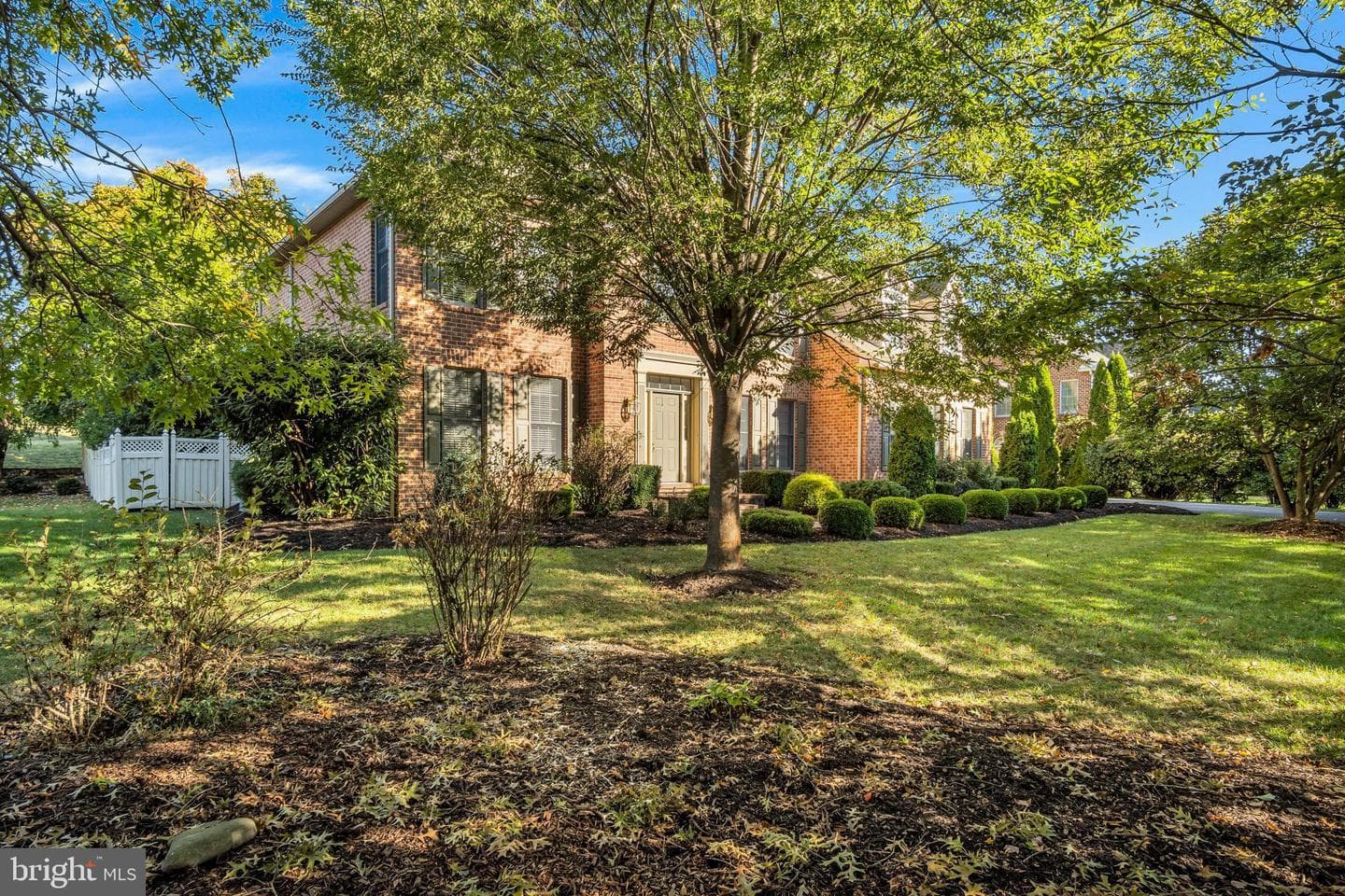 1223 Hillside Drive photo 3