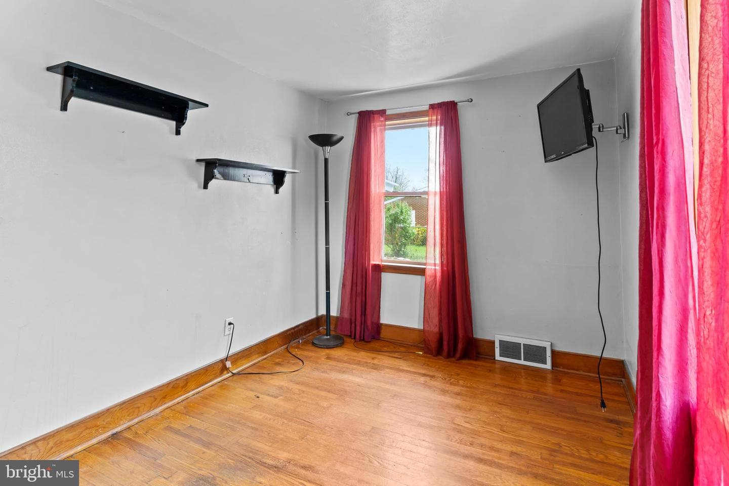 1883 George Avenue photo 11