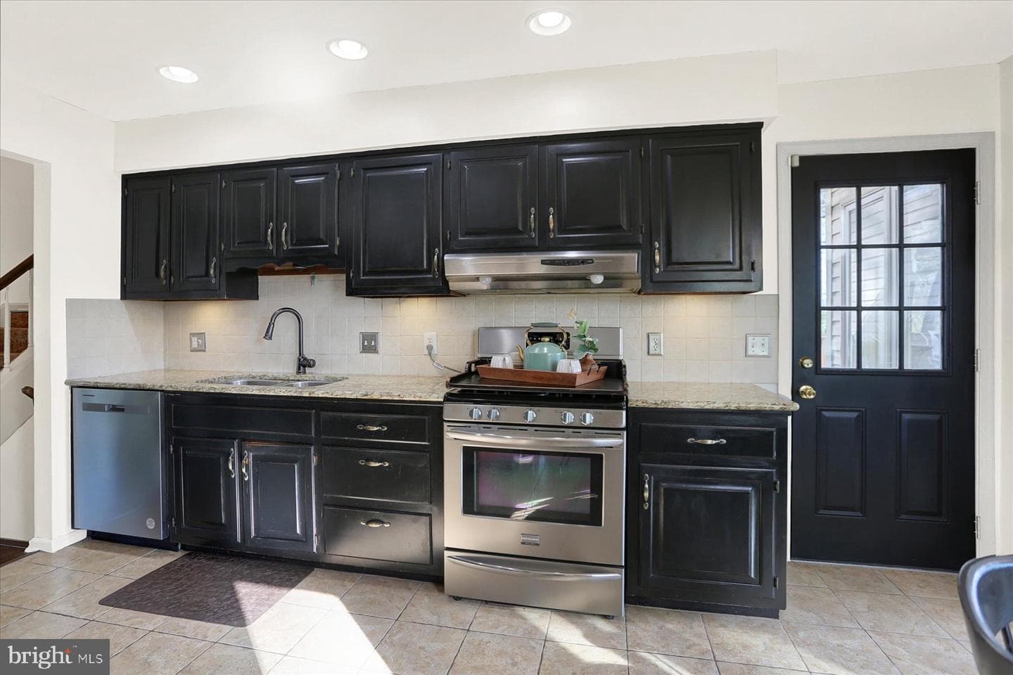 803 Dunbar Road photo 9
