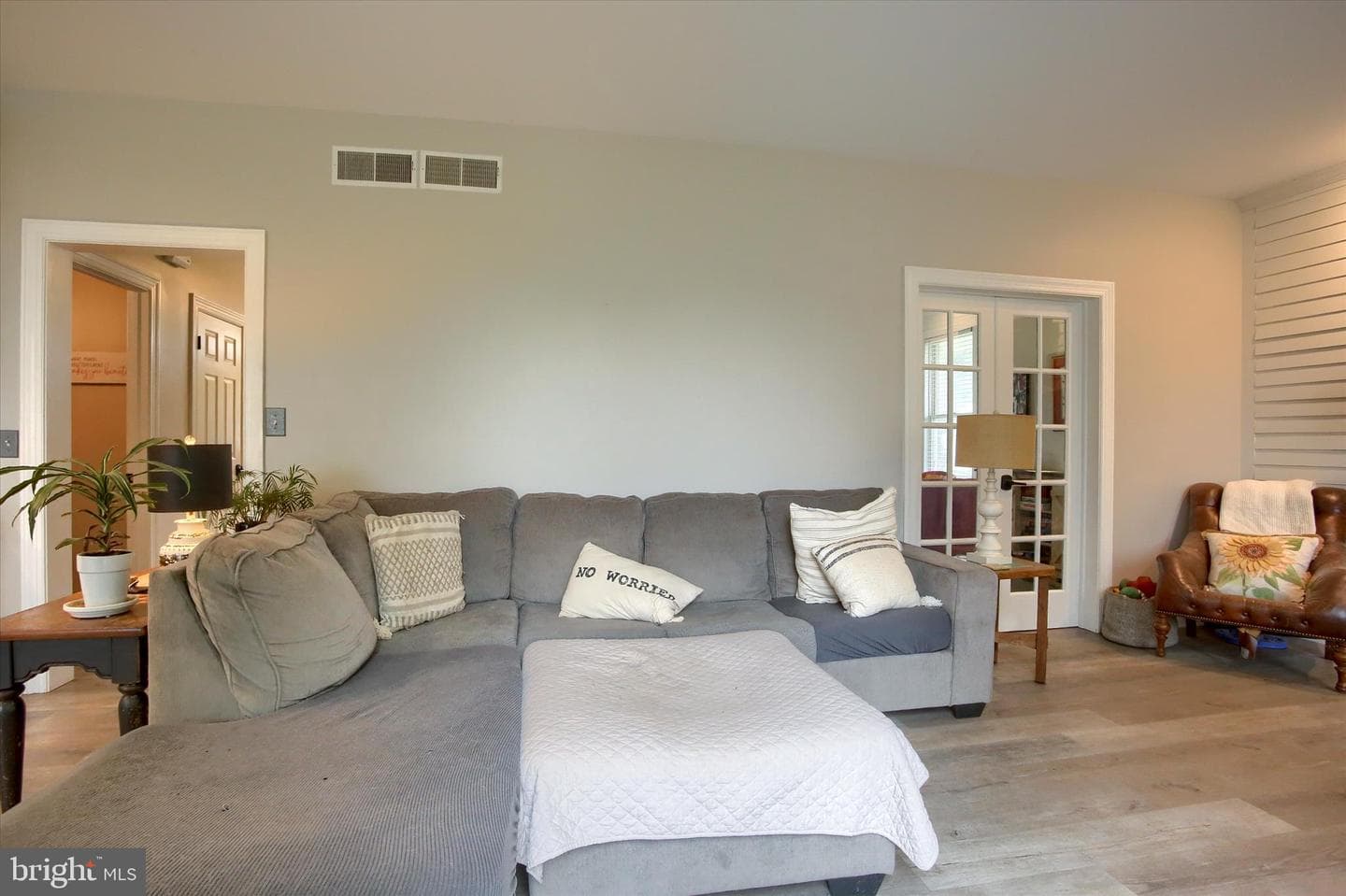 328 E Meadow Drive photo 11