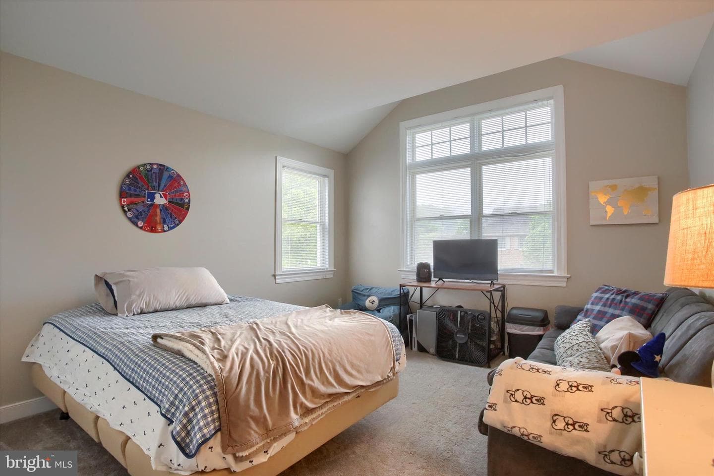 328 E Meadow Drive photo 23