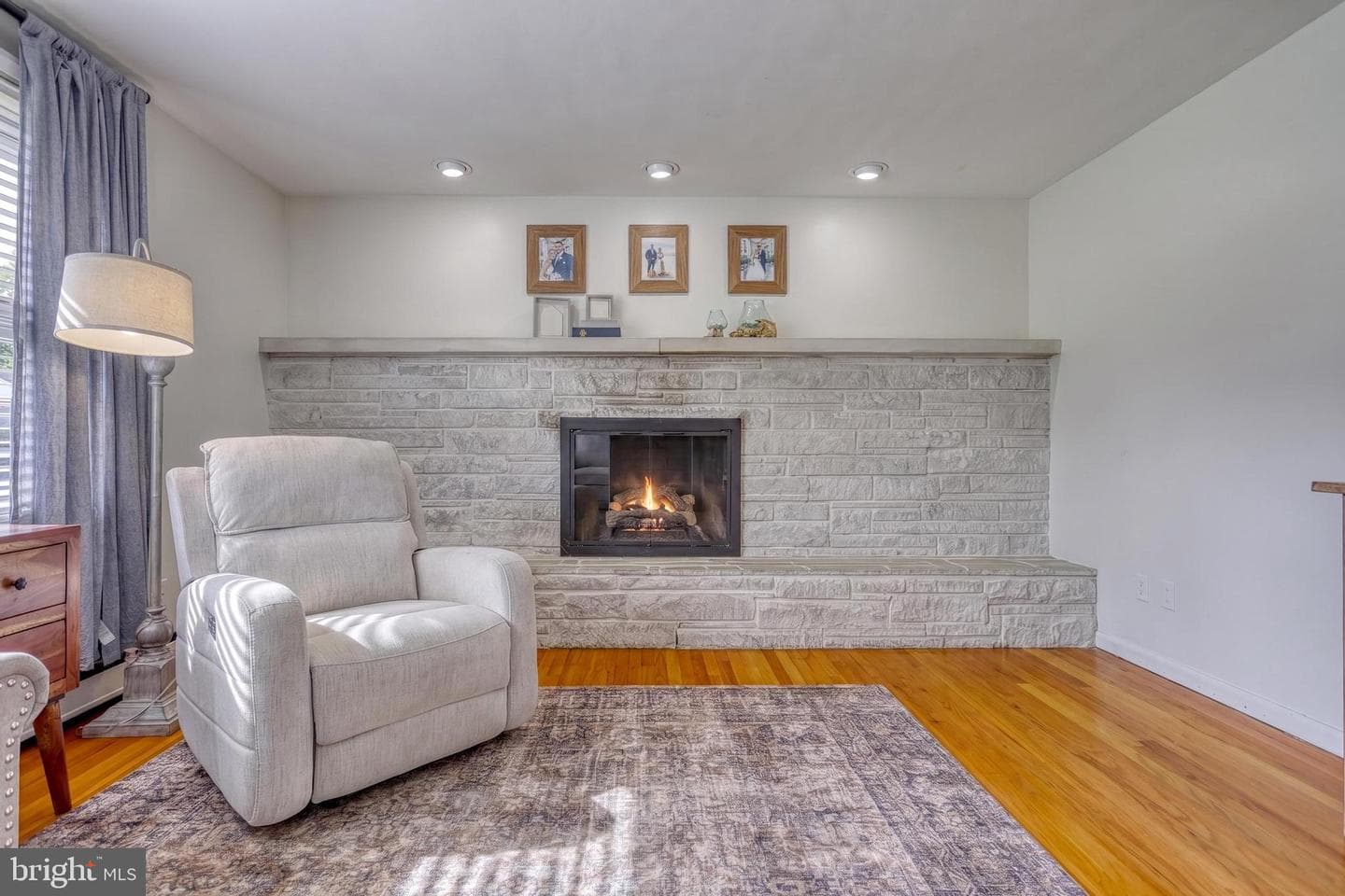 52 Center Drive photo 5