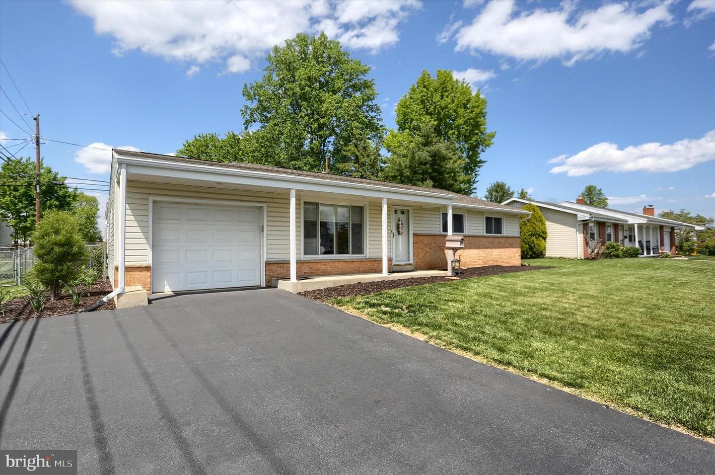 5221 Stuart Drive photo 3