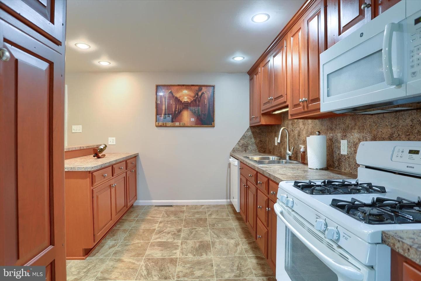 5221 Stuart Drive photo 8