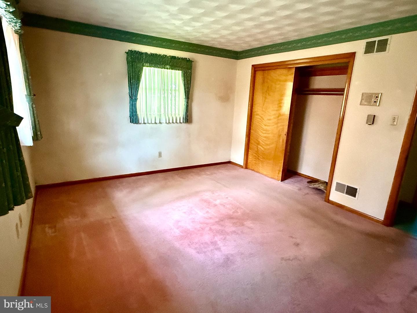 310 Hemlock Road photo 12