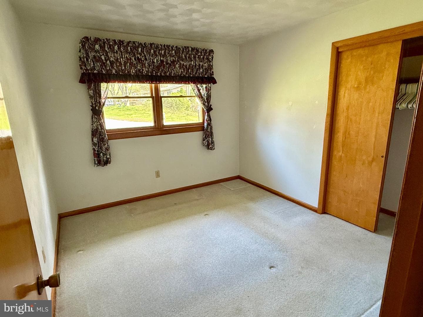 310 Hemlock Road photo 16