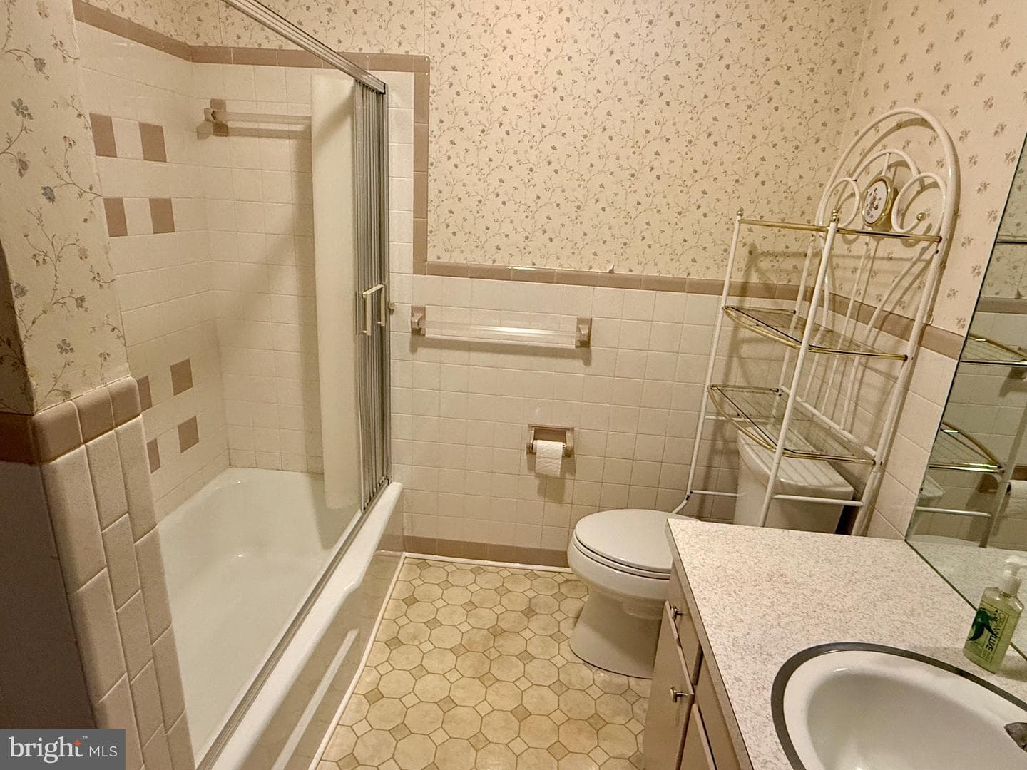 310 Hemlock Road photo 20