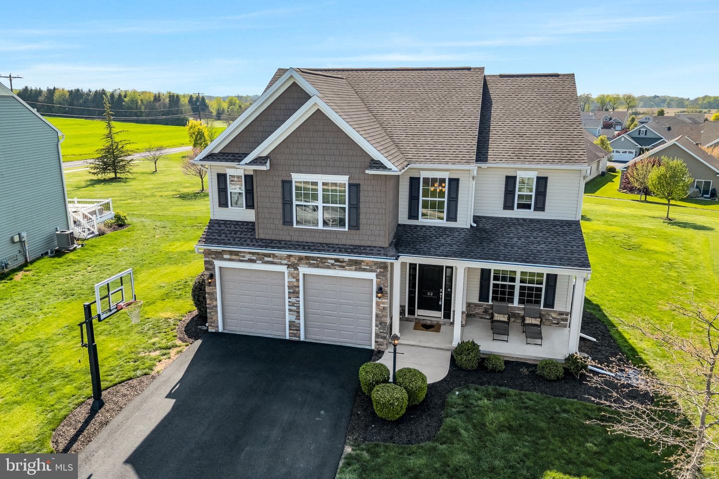 52 Danbury Drive photo 8