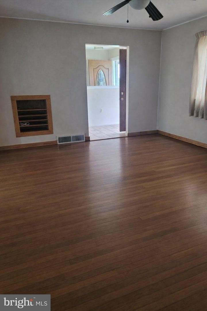 16 Bellmore Road photo 4