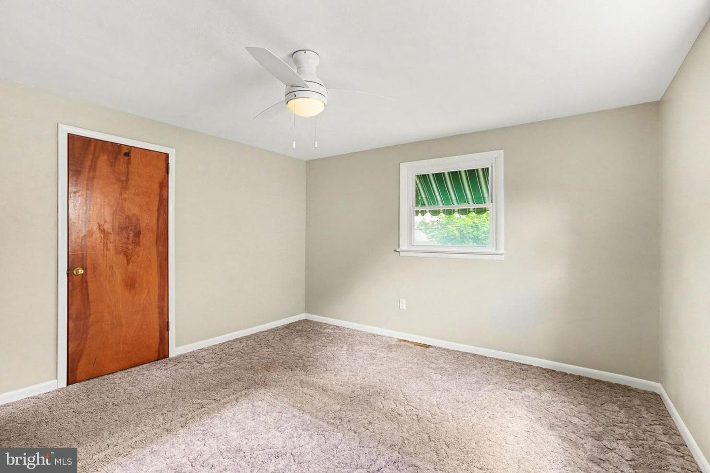 1872 Spring Road photo 15
