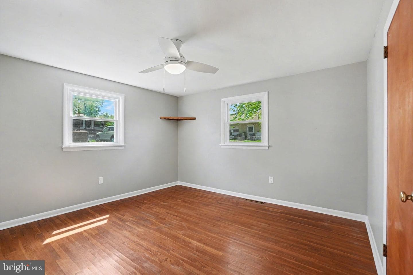 1872 Spring Road photo 16