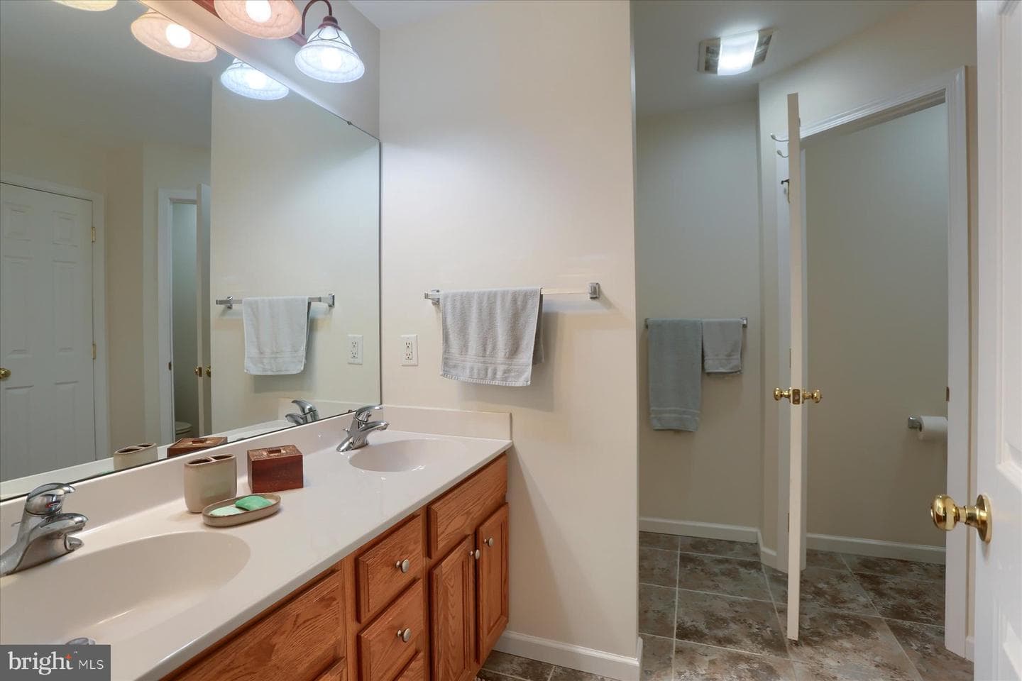 4250 Roth Farm Village Cir photo 25