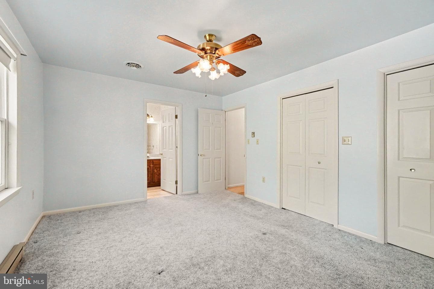 280 Shatto Drive photo 13