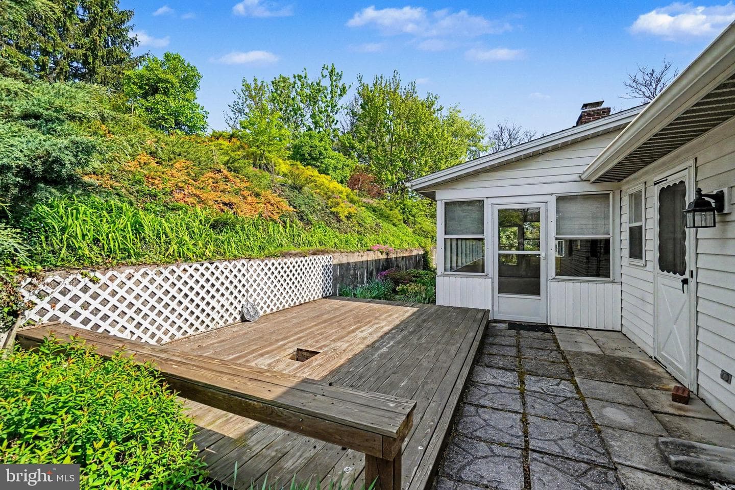 280 Shatto Drive photo 30