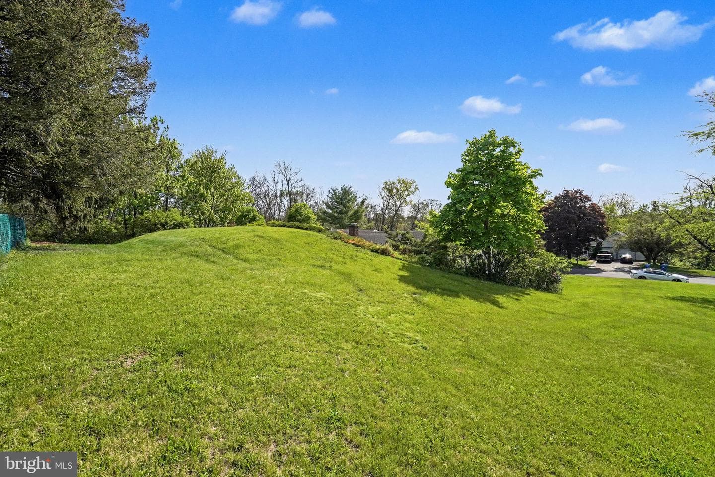280 Shatto Drive photo 34