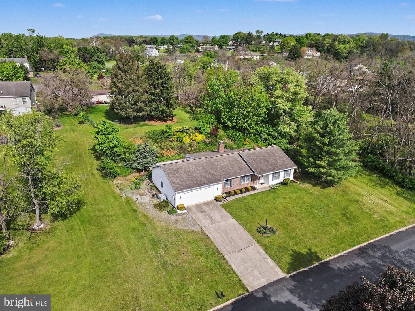280 Shatto Drive photo 36