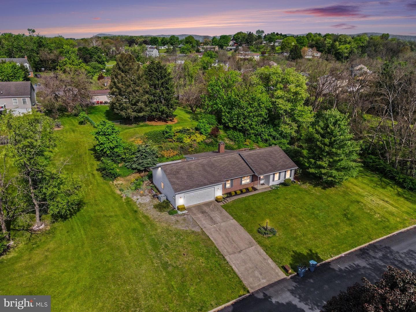 280 Shatto Drive photo 38