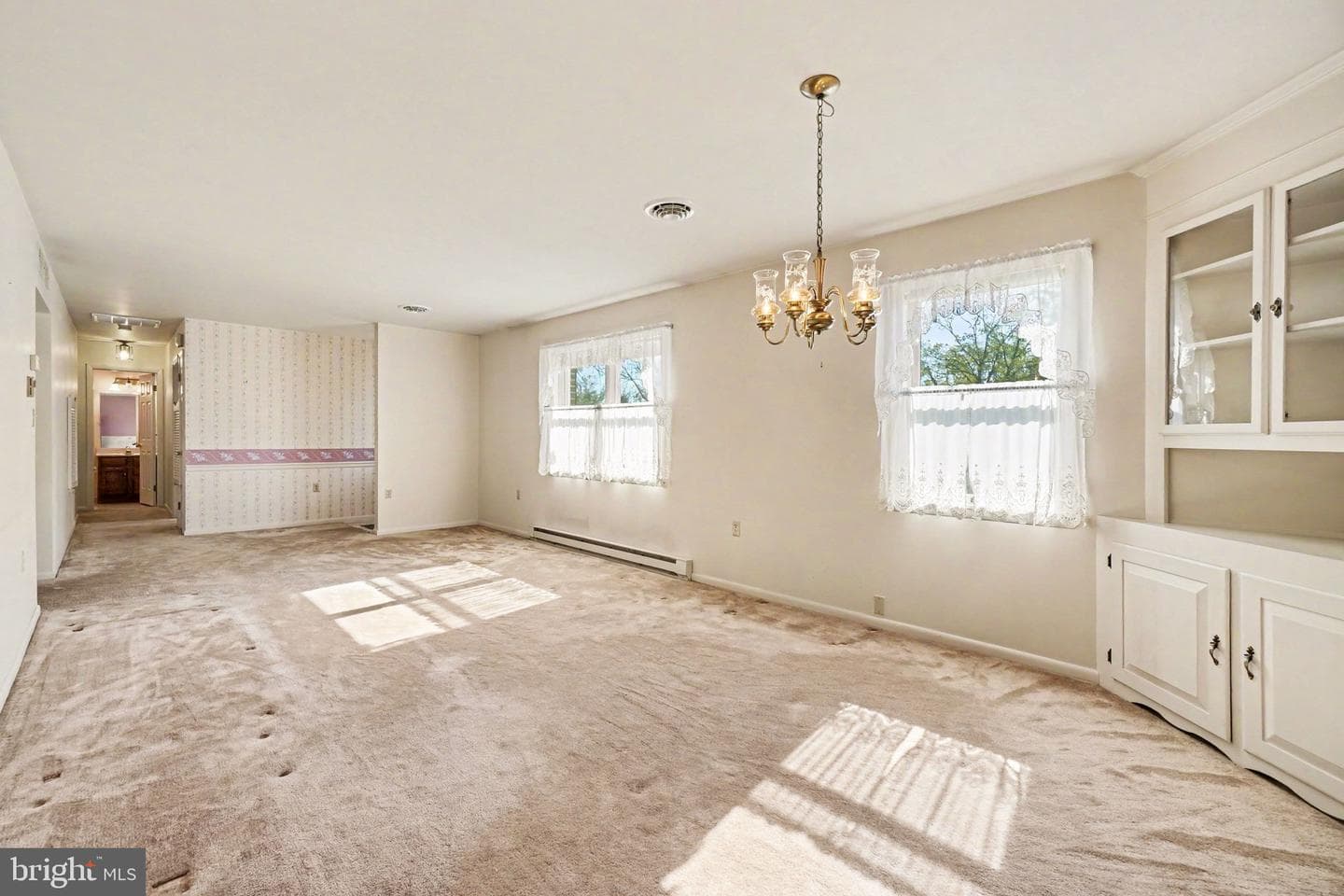 280 Shatto Drive photo 4