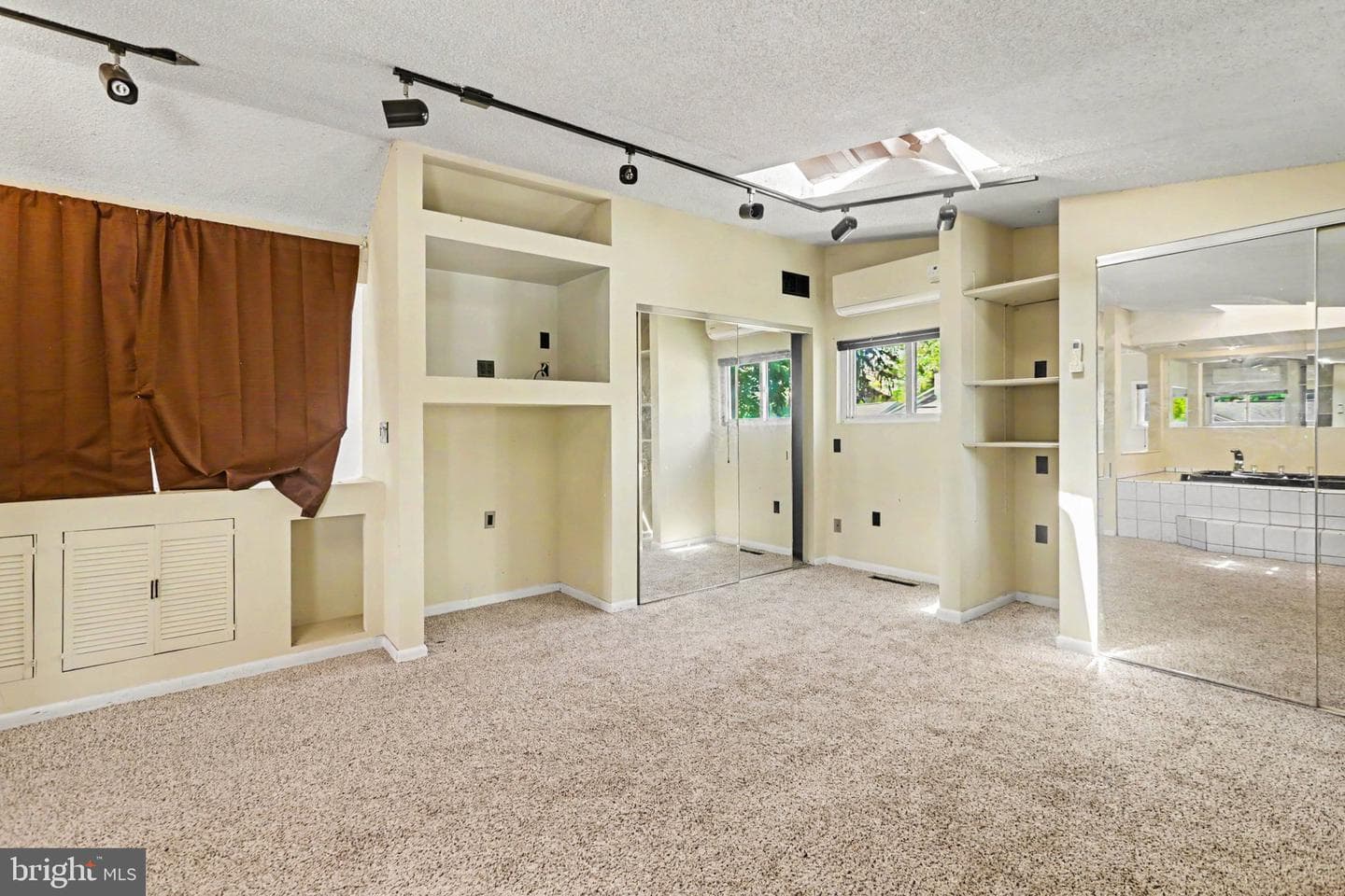 140 Glendale Street photo 13