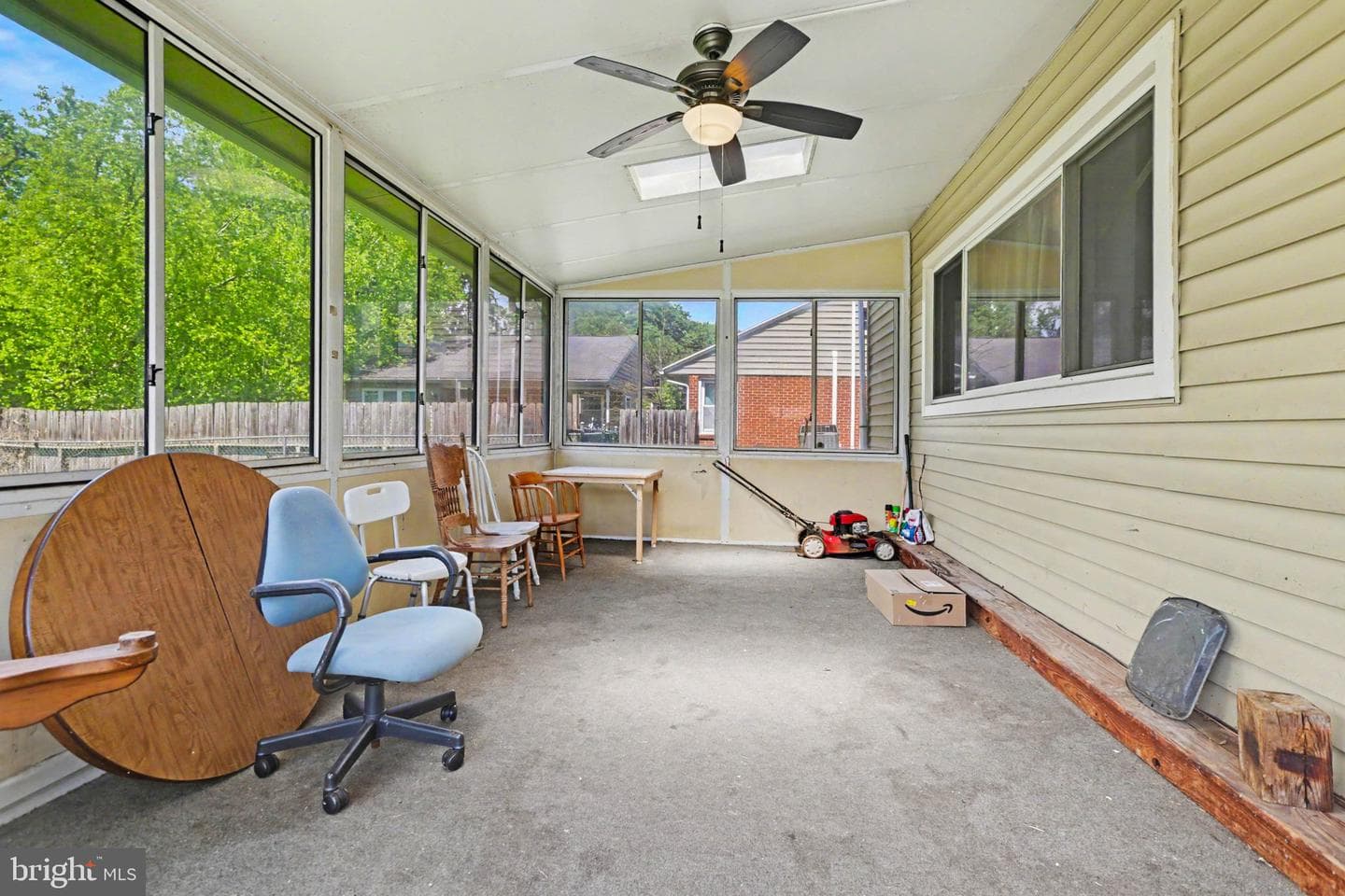 140 Glendale Street photo 20