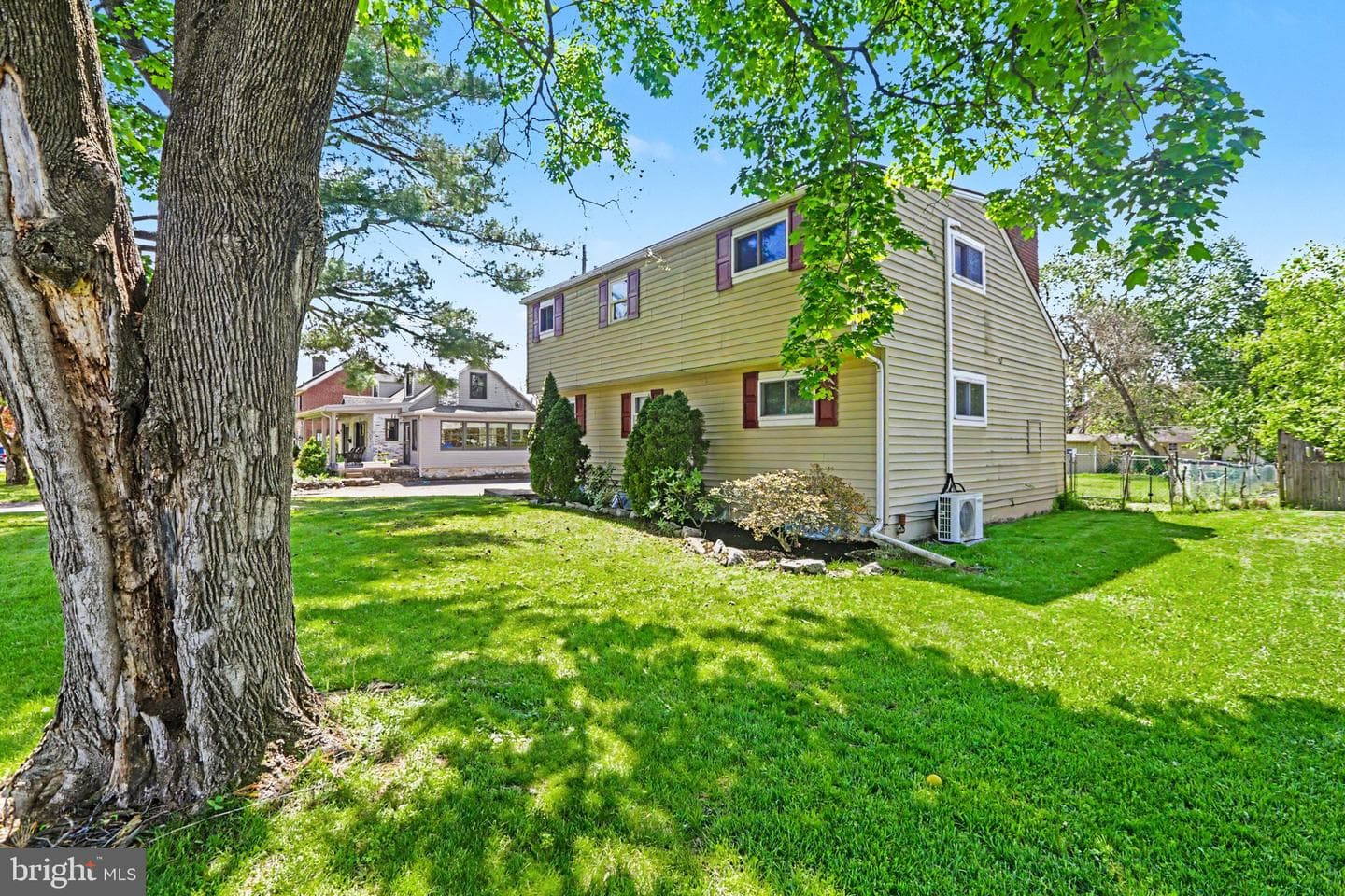 140 Glendale Street photo 22