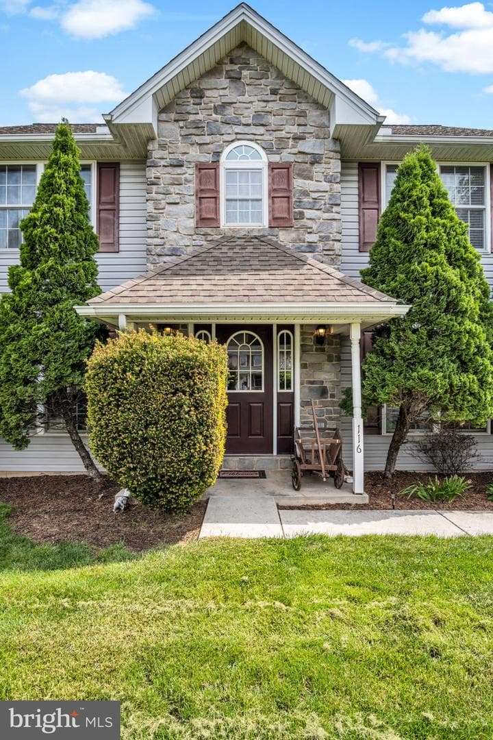 116 Westgate Drive photo 2