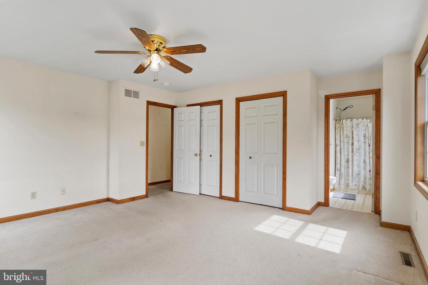 117 Woodview photo 13