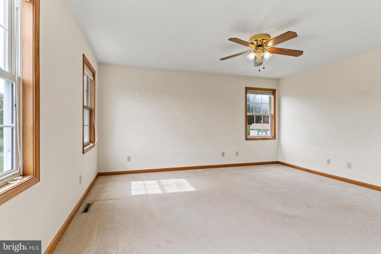 117 Woodview photo 15