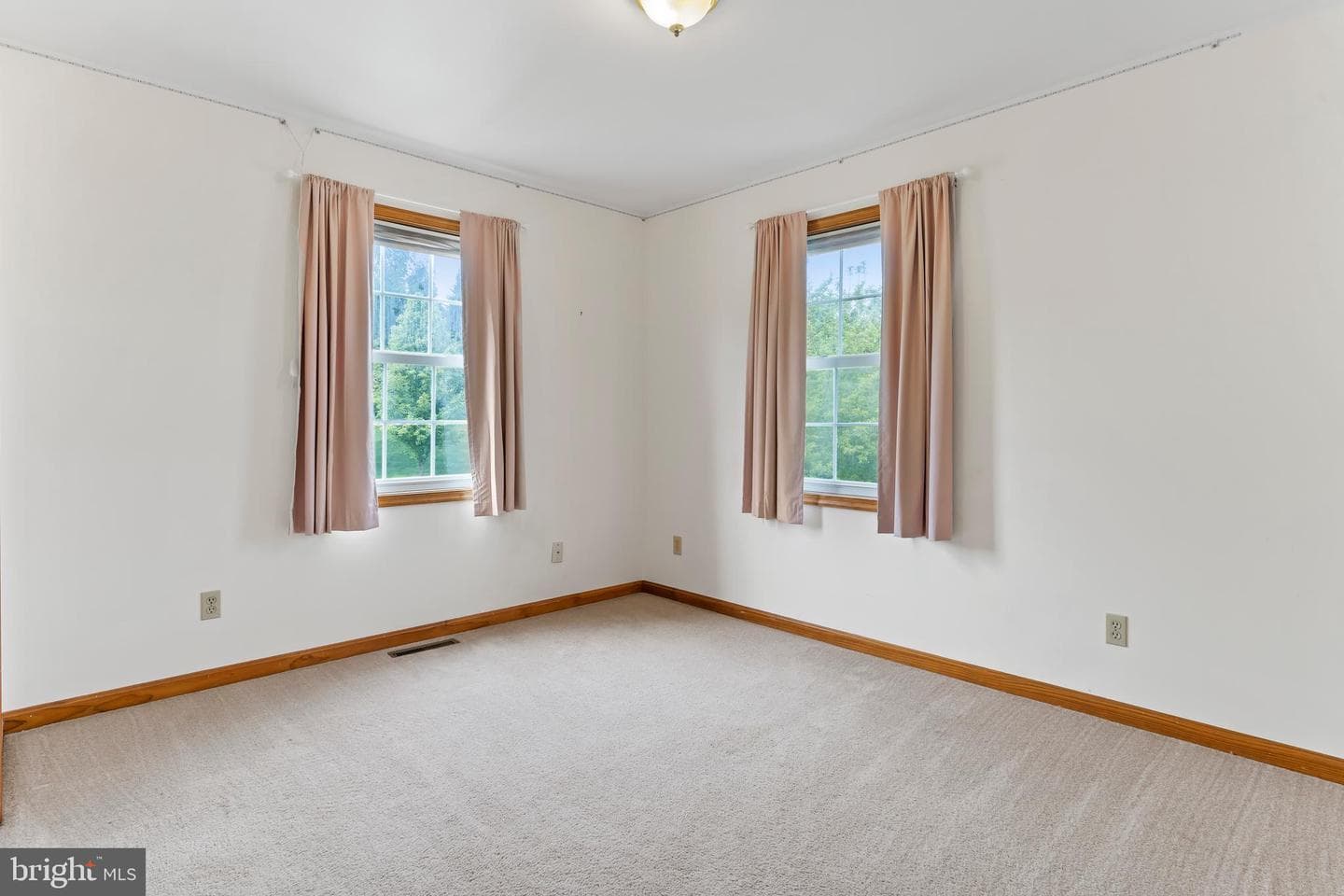 117 Woodview photo 21