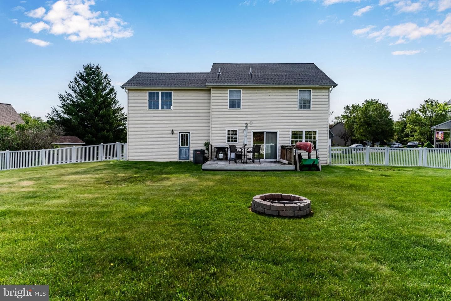 117 Woodview photo 29