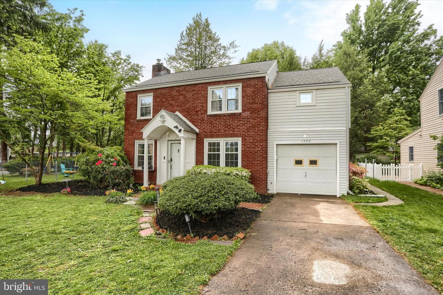 1604 Kent Road photo 2