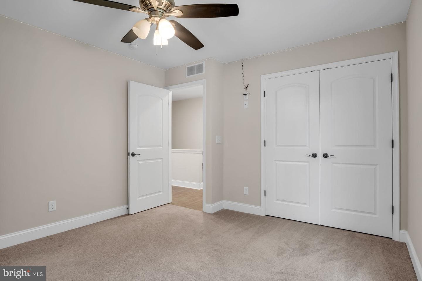 707 Belmont photo 20