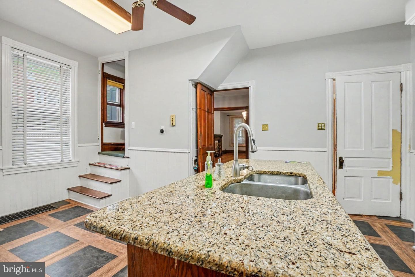 236 S West Street photo 14