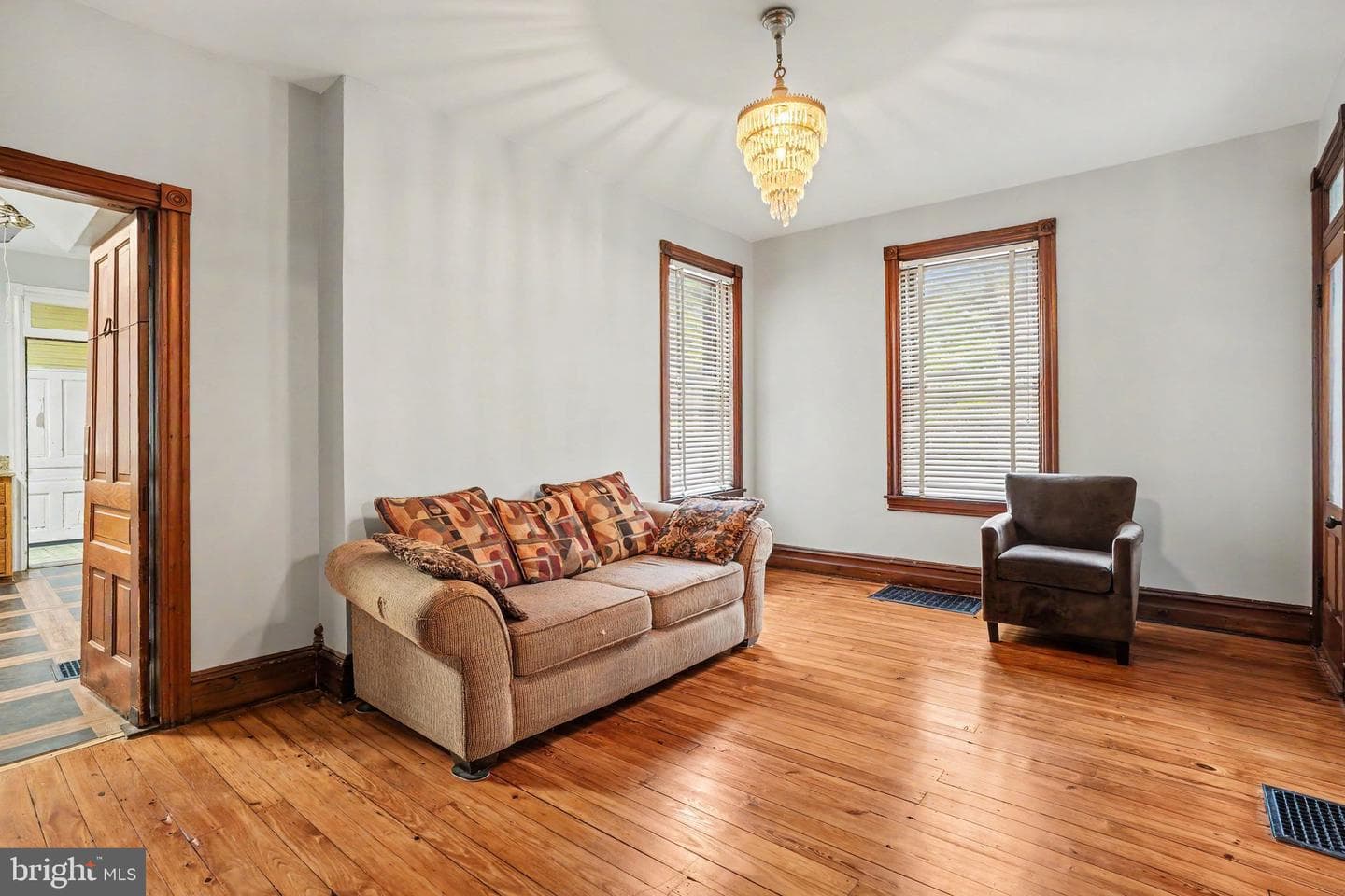236 S West Street photo 7