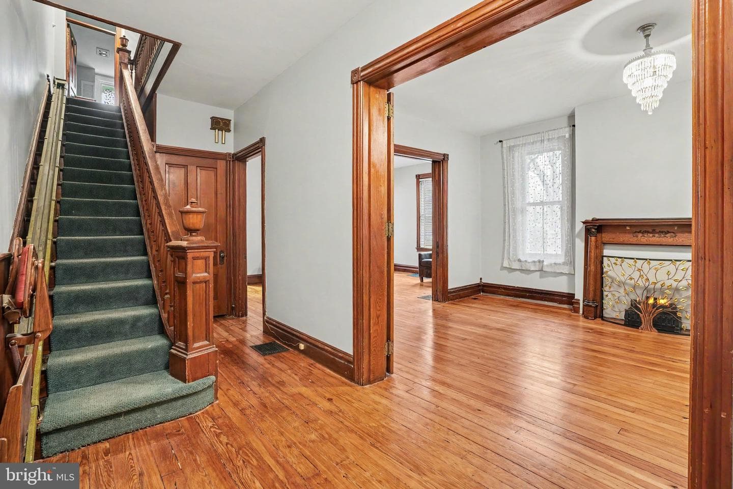 236 S West Street photo 9